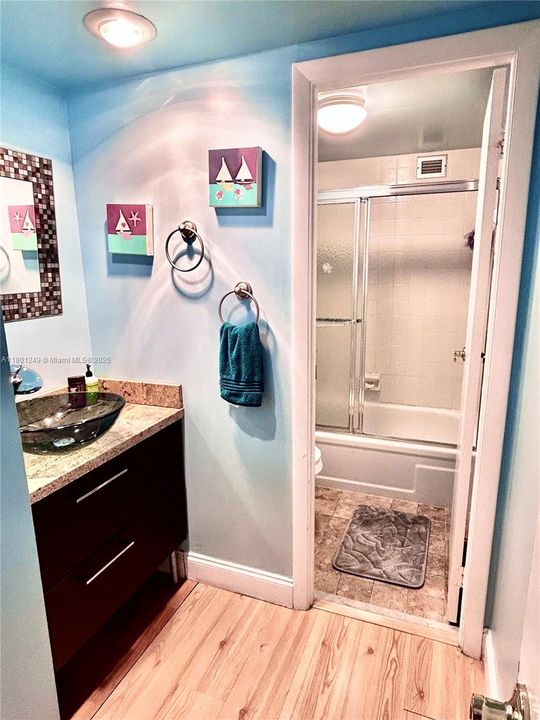 For Sale: $390,000 (2 beds, 2 baths, 1400 Square Feet)