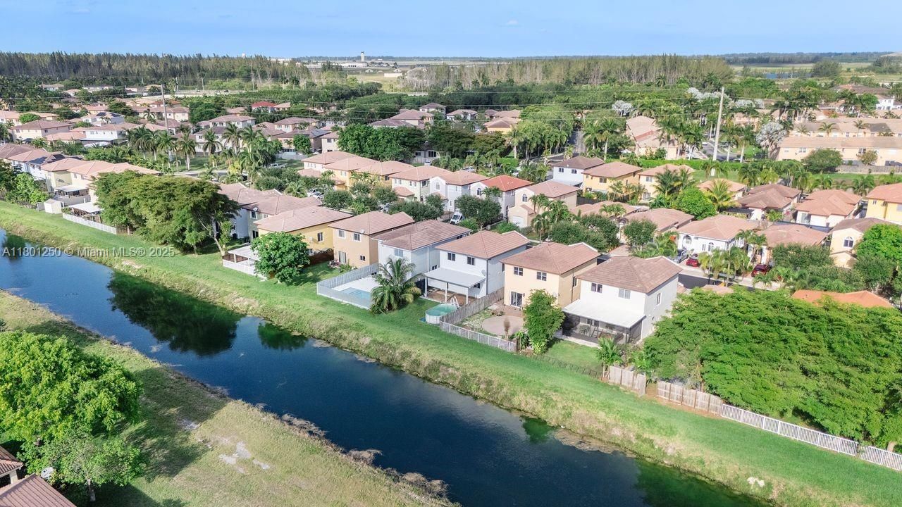 Recently Sold: $443,000 (3 beds, 2 baths, 1507 Square Feet)