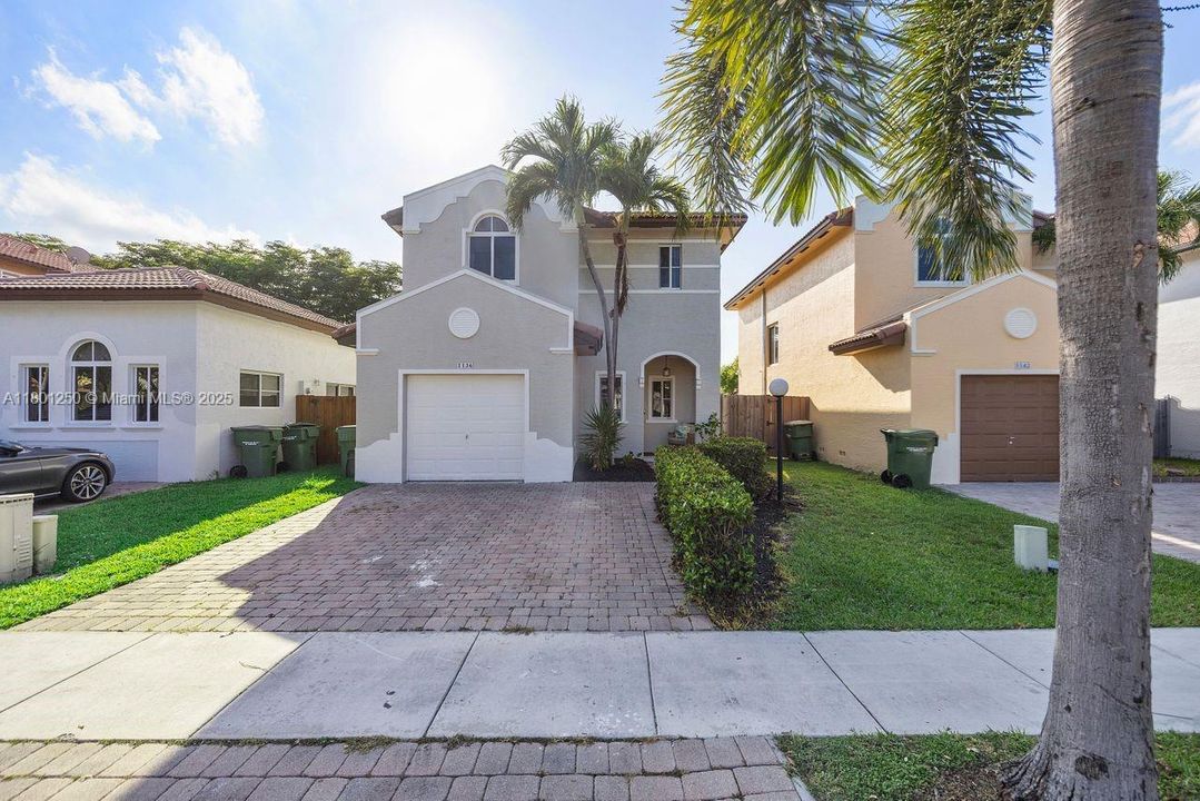 Recently Sold: $443,000 (3 beds, 2 baths, 1507 Square Feet)