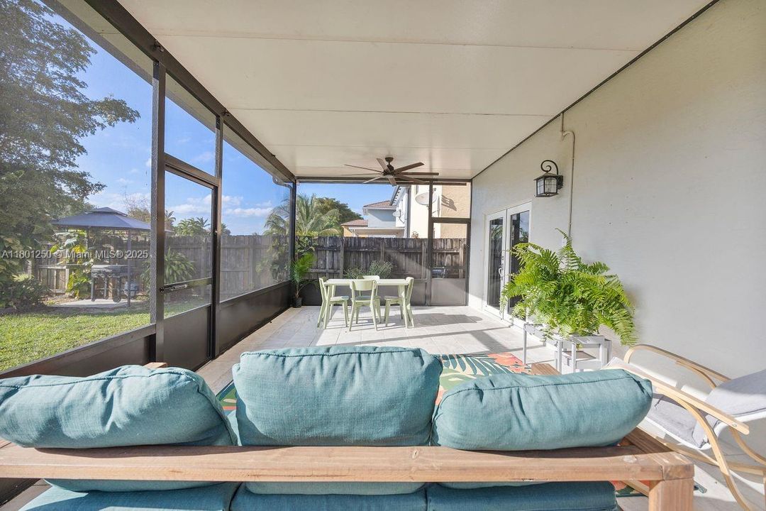 Recently Sold: $443,000 (3 beds, 2 baths, 1507 Square Feet)