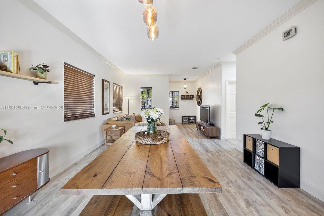 Recently Sold: $443,000 (3 beds, 2 baths, 1507 Square Feet)