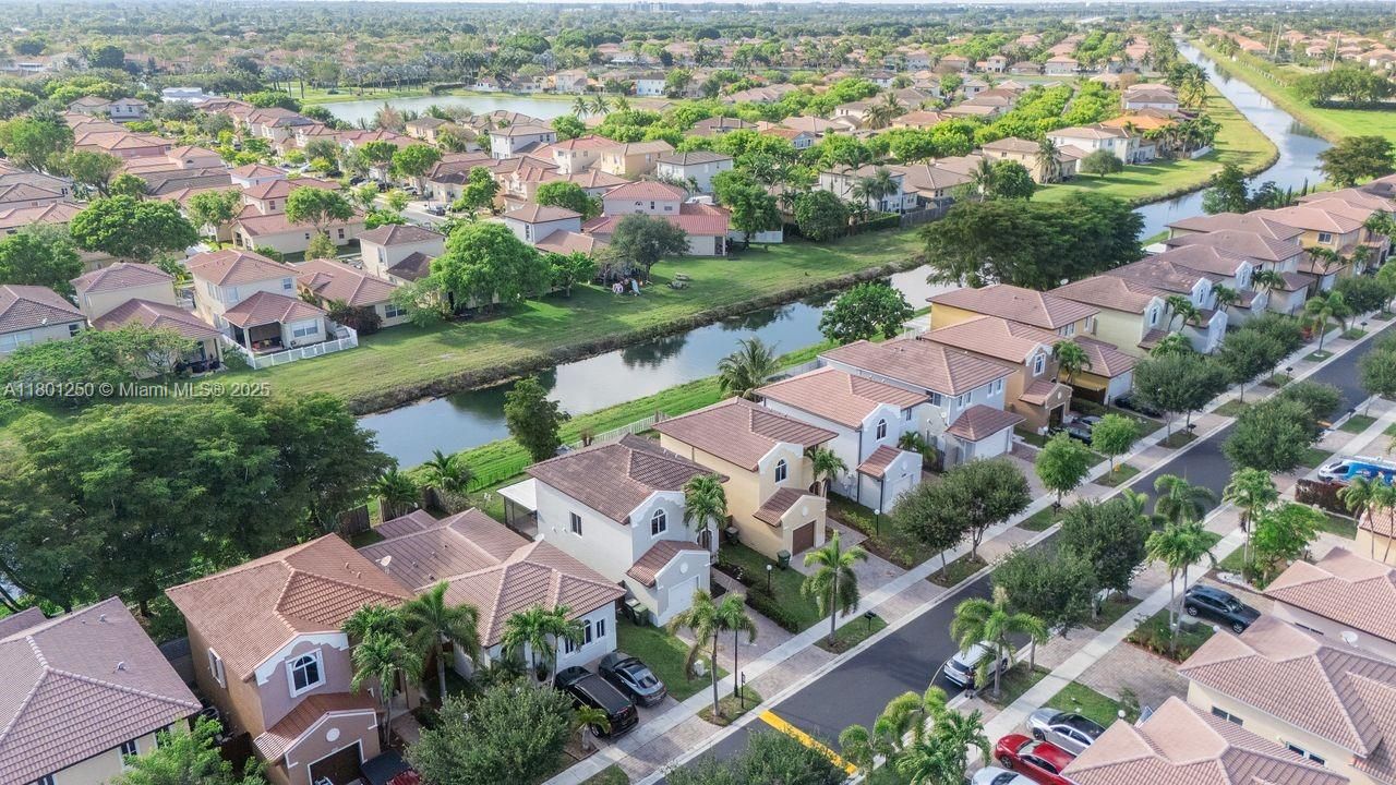 Recently Sold: $443,000 (3 beds, 2 baths, 1507 Square Feet)