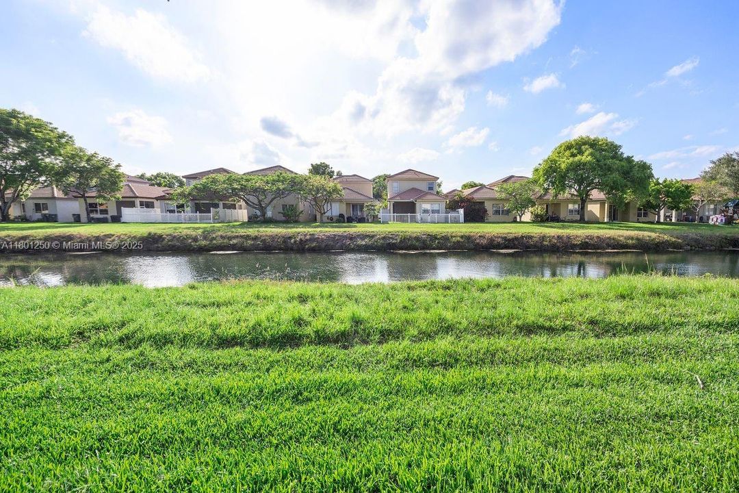 Recently Sold: $443,000 (3 beds, 2 baths, 1507 Square Feet)