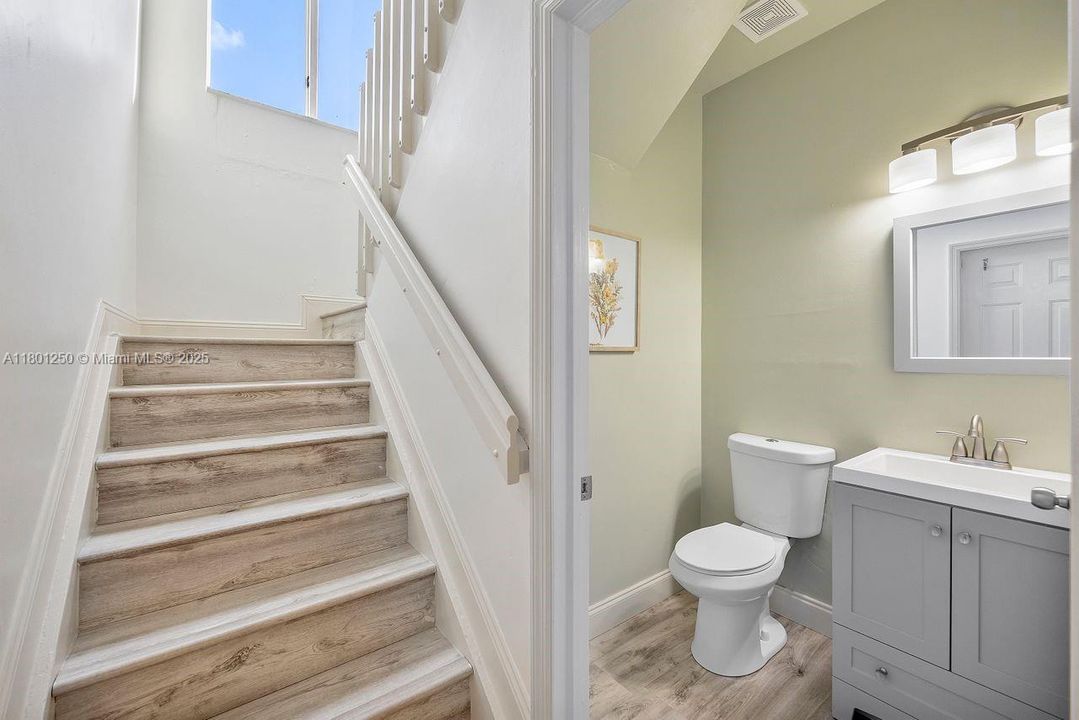 Recently Sold: $443,000 (3 beds, 2 baths, 1507 Square Feet)