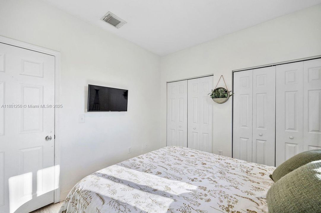 Recently Sold: $443,000 (3 beds, 2 baths, 1507 Square Feet)