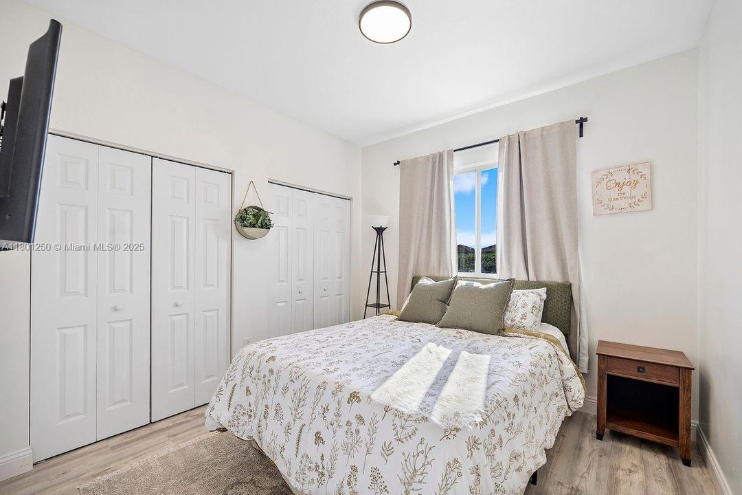 Recently Sold: $443,000 (3 beds, 2 baths, 1507 Square Feet)