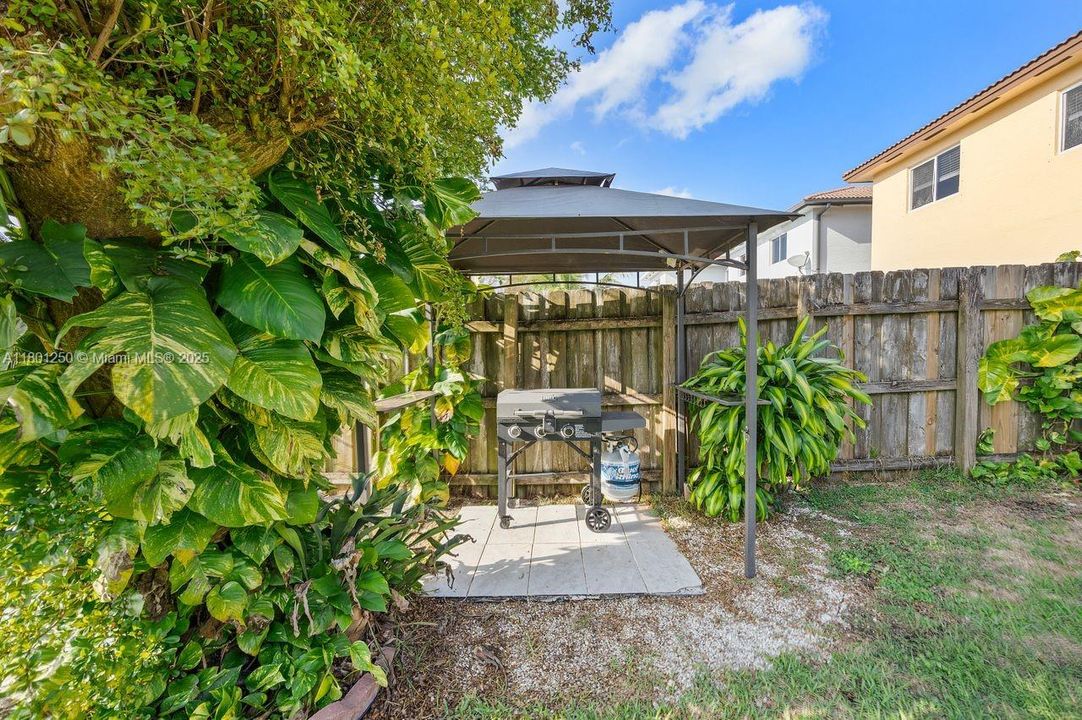 Recently Sold: $443,000 (3 beds, 2 baths, 1507 Square Feet)