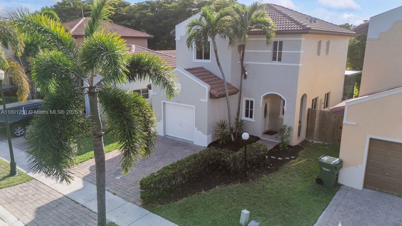 Recently Sold: $443,000 (3 beds, 2 baths, 1507 Square Feet)