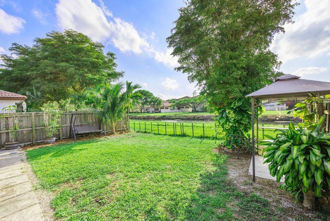 Recently Sold: $443,000 (3 beds, 2 baths, 1507 Square Feet)