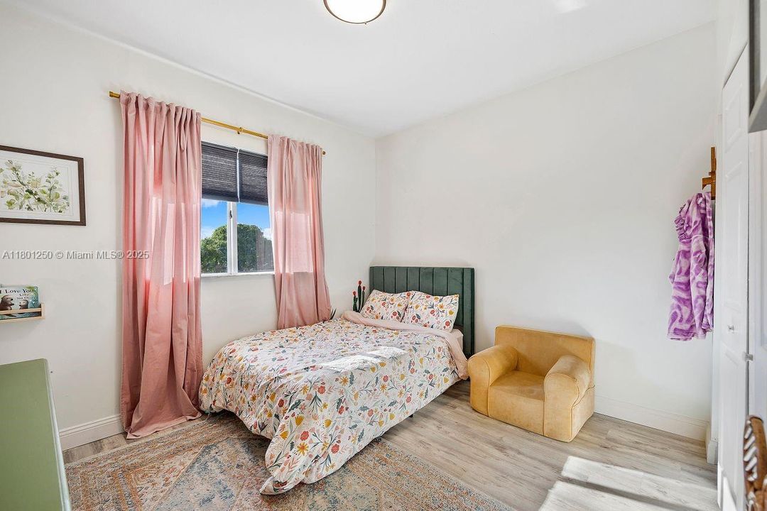 Recently Sold: $443,000 (3 beds, 2 baths, 1507 Square Feet)