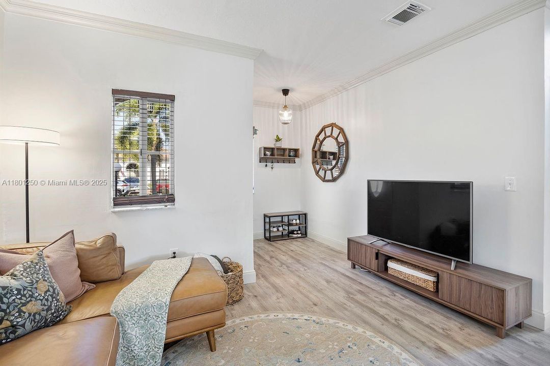 Recently Sold: $443,000 (3 beds, 2 baths, 1507 Square Feet)