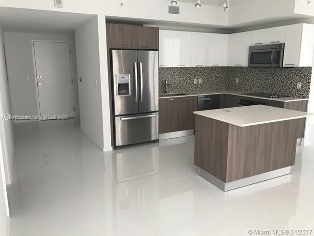 Recently Rented: $3,200 (2 beds, 2 baths, 1030 Square Feet)