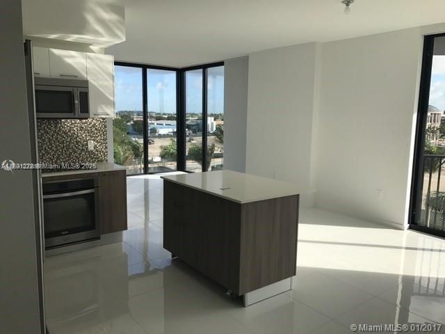 Recently Rented: $3,200 (2 beds, 2 baths, 1030 Square Feet)