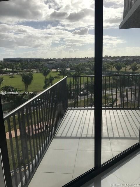 Recently Rented: $3,200 (2 beds, 2 baths, 1030 Square Feet)