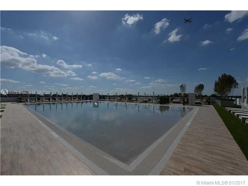 Recently Rented: $3,200 (2 beds, 2 baths, 1030 Square Feet)