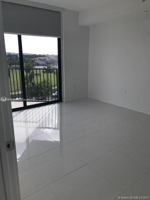 Recently Rented: $3,200 (2 beds, 2 baths, 1030 Square Feet)