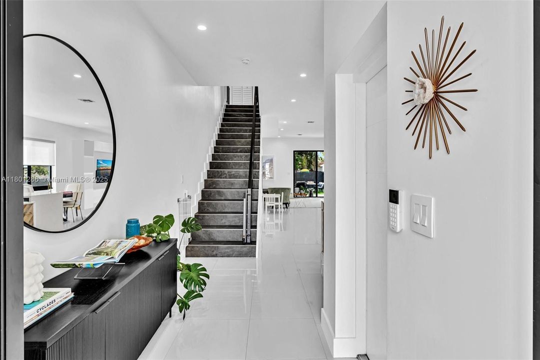 Recently Sold: $1,099,000 (3 beds, 3 baths, 1968 Square Feet)