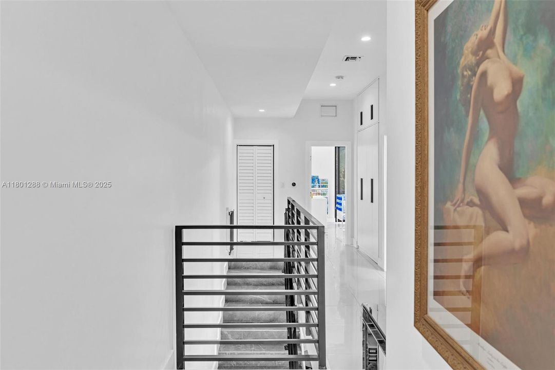 Recently Sold: $1,099,000 (3 beds, 3 baths, 1968 Square Feet)