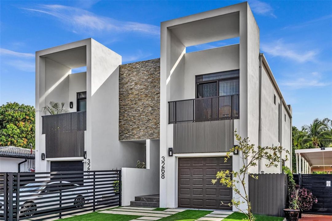 Recently Sold: $1,099,000 (3 beds, 3 baths, 1968 Square Feet)