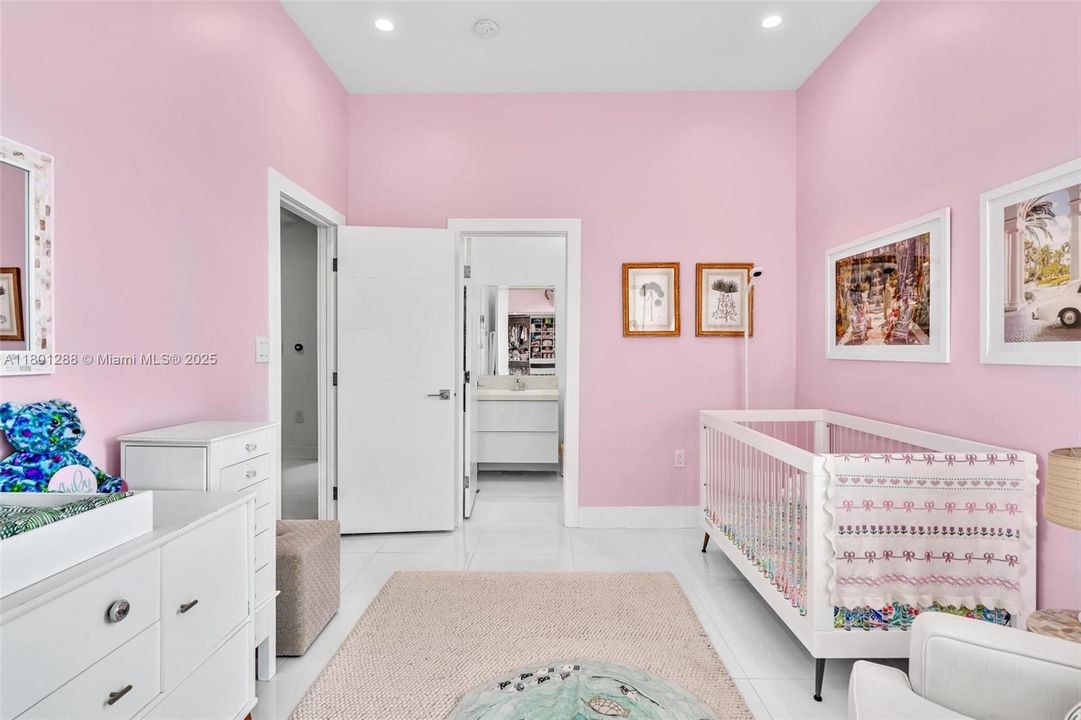 Recently Sold: $1,099,000 (3 beds, 3 baths, 1968 Square Feet)