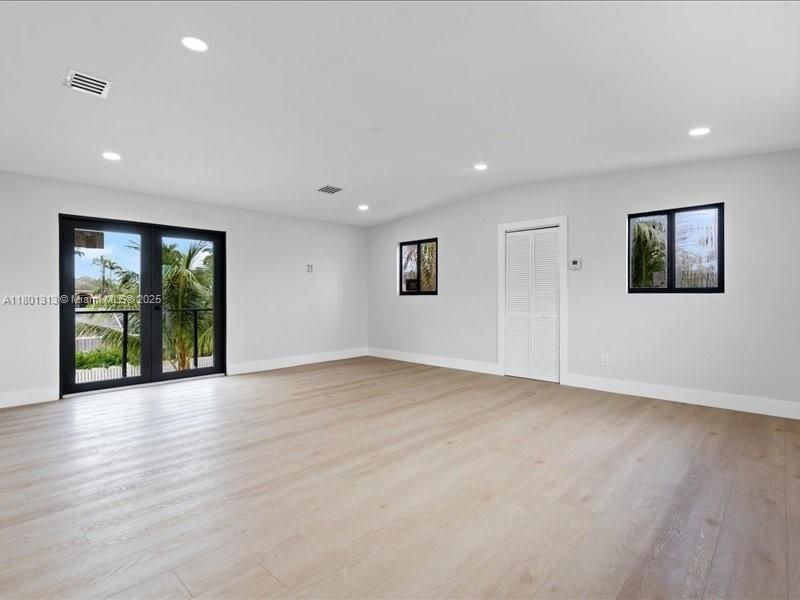 Recently Sold: $1,850,000 (4 beds, 3 baths, 2483 Square Feet)