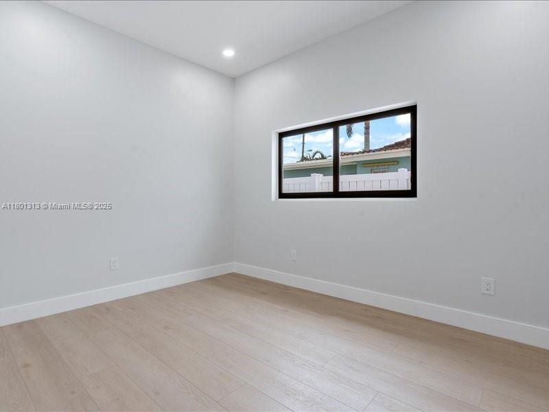 Recently Sold: $1,850,000 (4 beds, 3 baths, 2483 Square Feet)