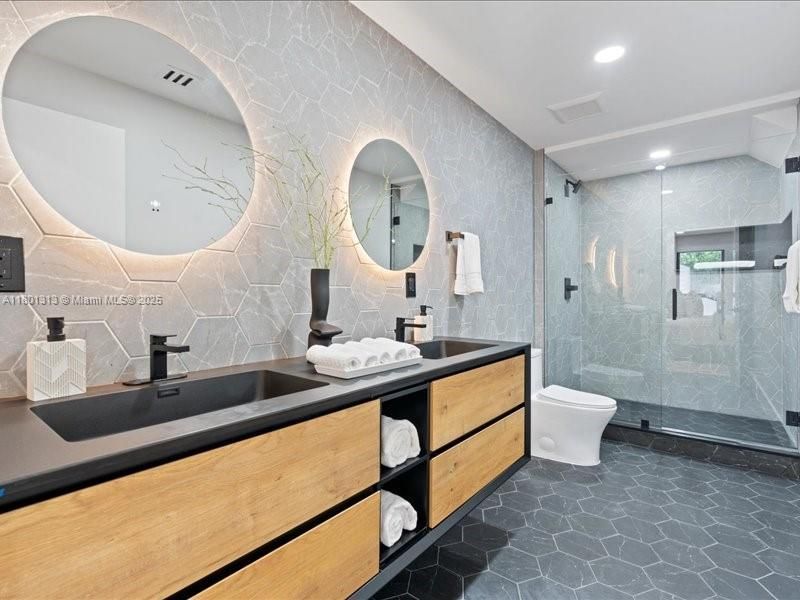 Recently Sold: $1,850,000 (4 beds, 3 baths, 2483 Square Feet)