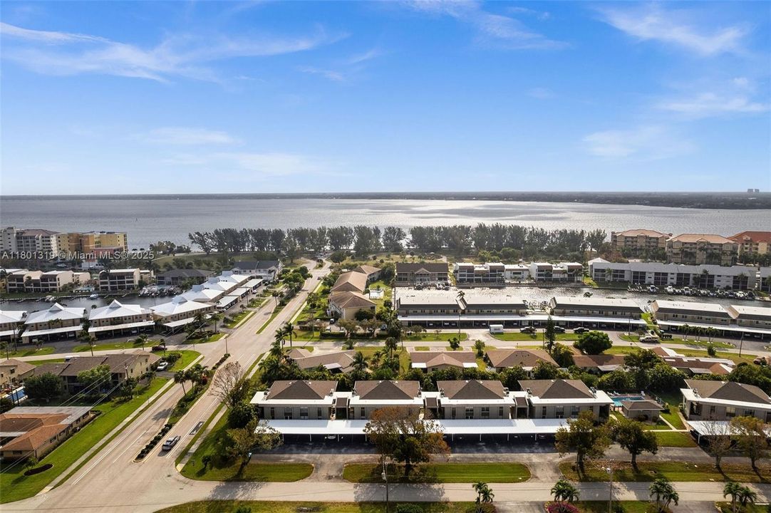 Welcome to 4213 Se 19th Ave!