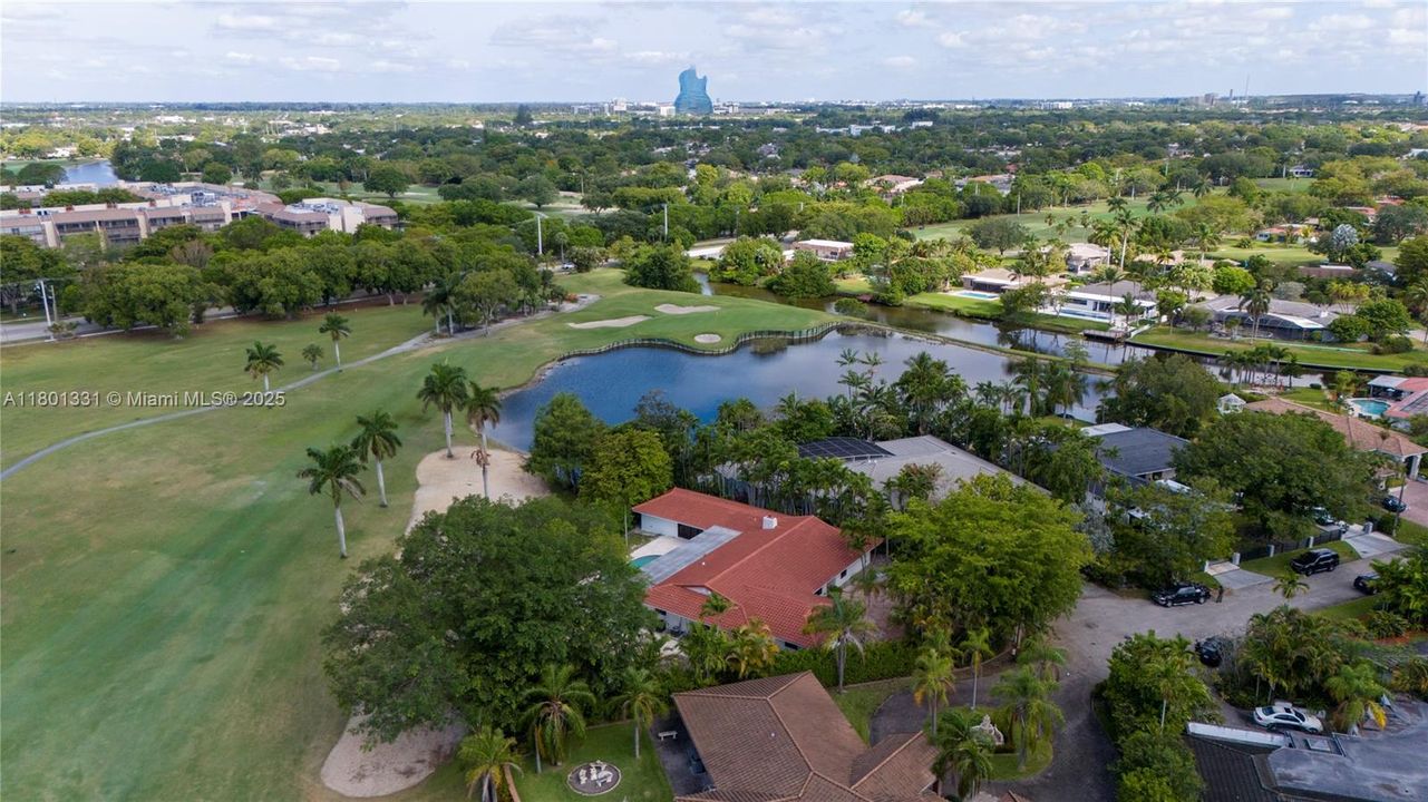 For Sale: $3,449,000 (6 beds, 4 baths, 4704 Square Feet)