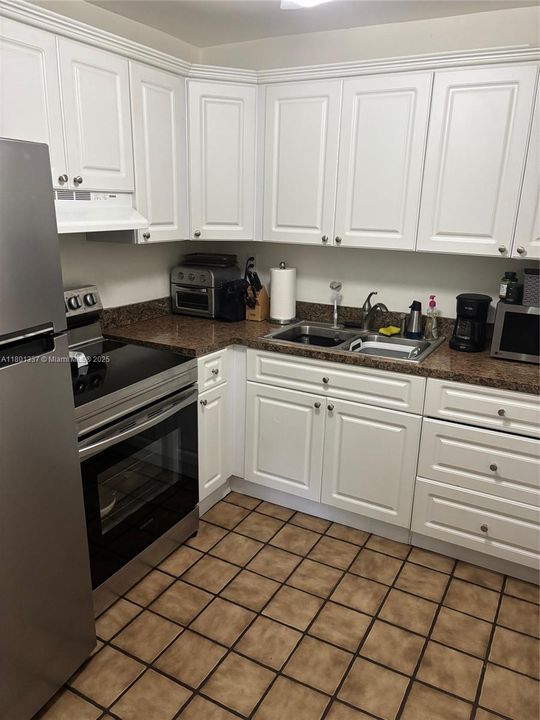 Vendido Recientemente: $420,000 (2 camas, 2 baños, 1002 Pies cuadrados)