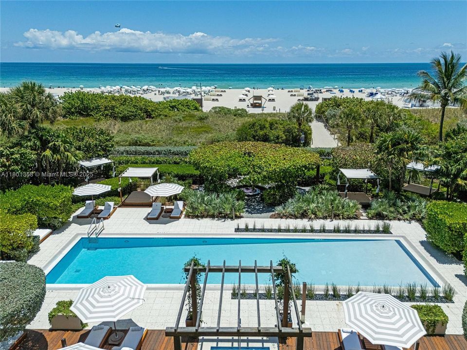 На продажу: $21,500,000 (6 спален, 7 ванн, 6600 Квадратных фут)