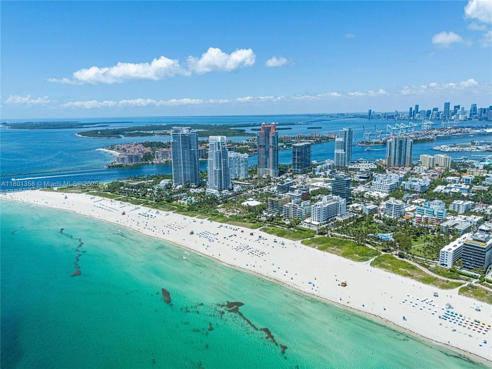 На продажу: $21,500,000 (6 спален, 7 ванн, 6600 Квадратных фут)