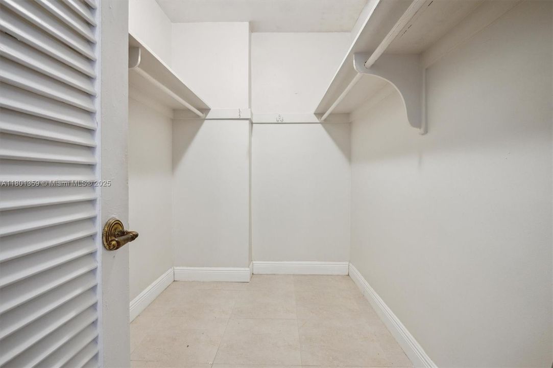 待售: $550,000 (2 贝兹, 2 浴室, 1110 平方英尺)