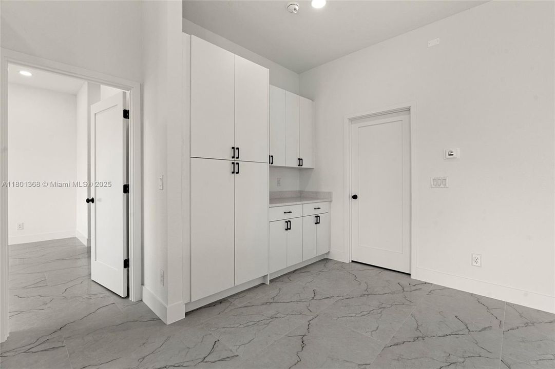 最近售出: $360,000 (3 贝兹, 2 浴室, 1630 平方英尺)