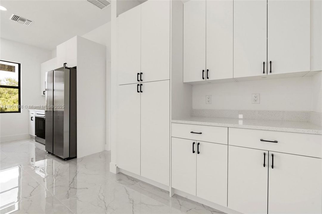 最近售出: $360,000 (3 贝兹, 2 浴室, 1630 平方英尺)