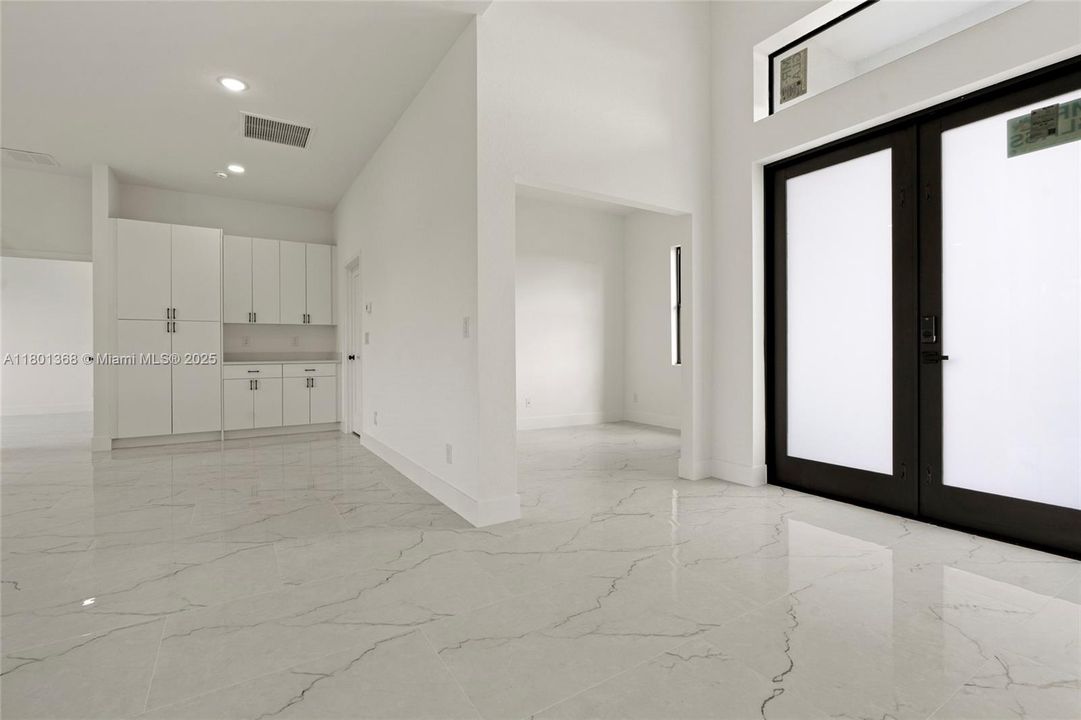 最近售出: $360,000 (3 贝兹, 2 浴室, 1630 平方英尺)