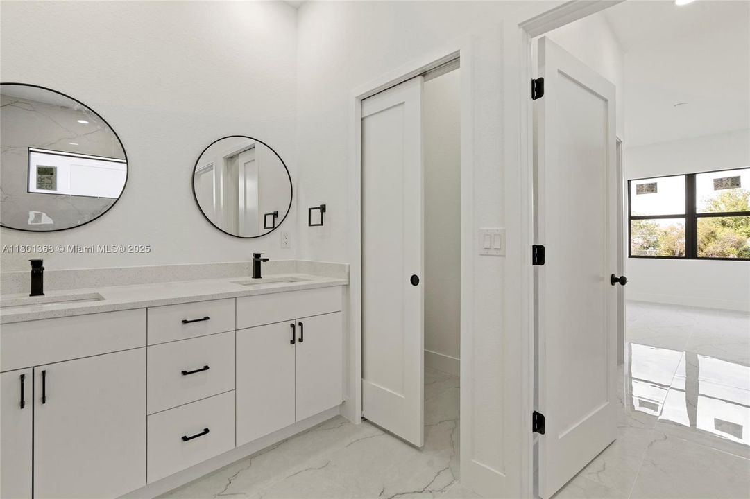 最近售出: $360,000 (3 贝兹, 2 浴室, 1630 平方英尺)