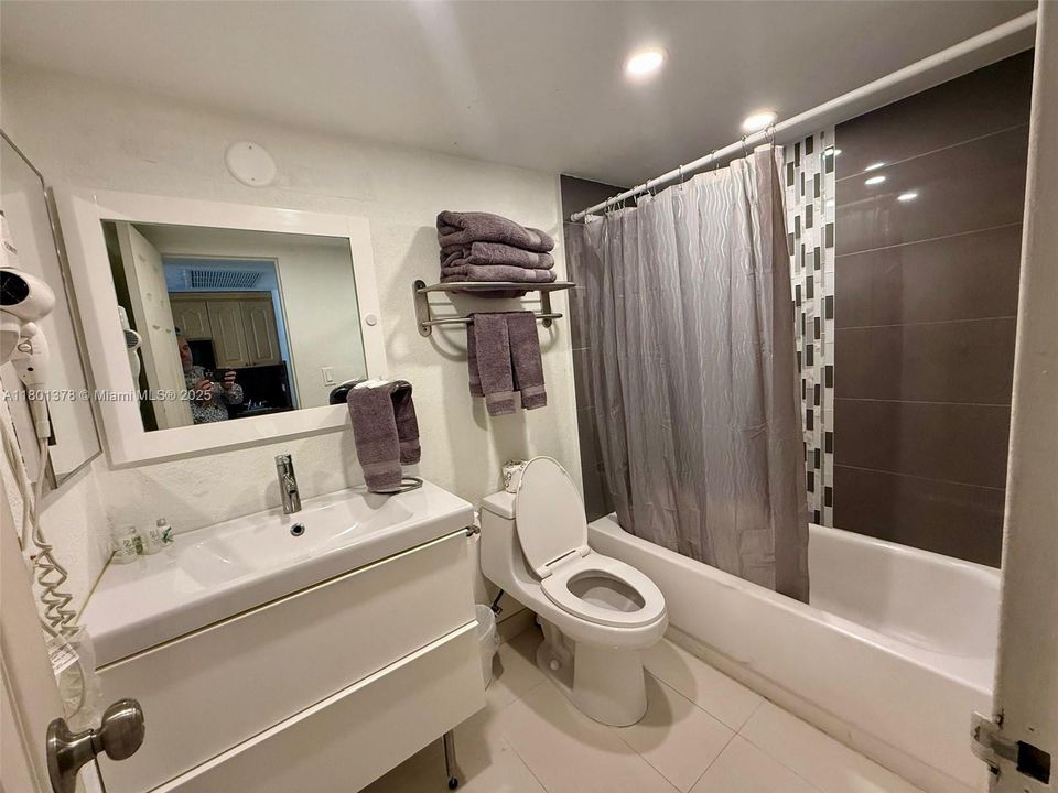 待售: $110,000 (0 贝兹, 1 浴室, 360 平方英尺)