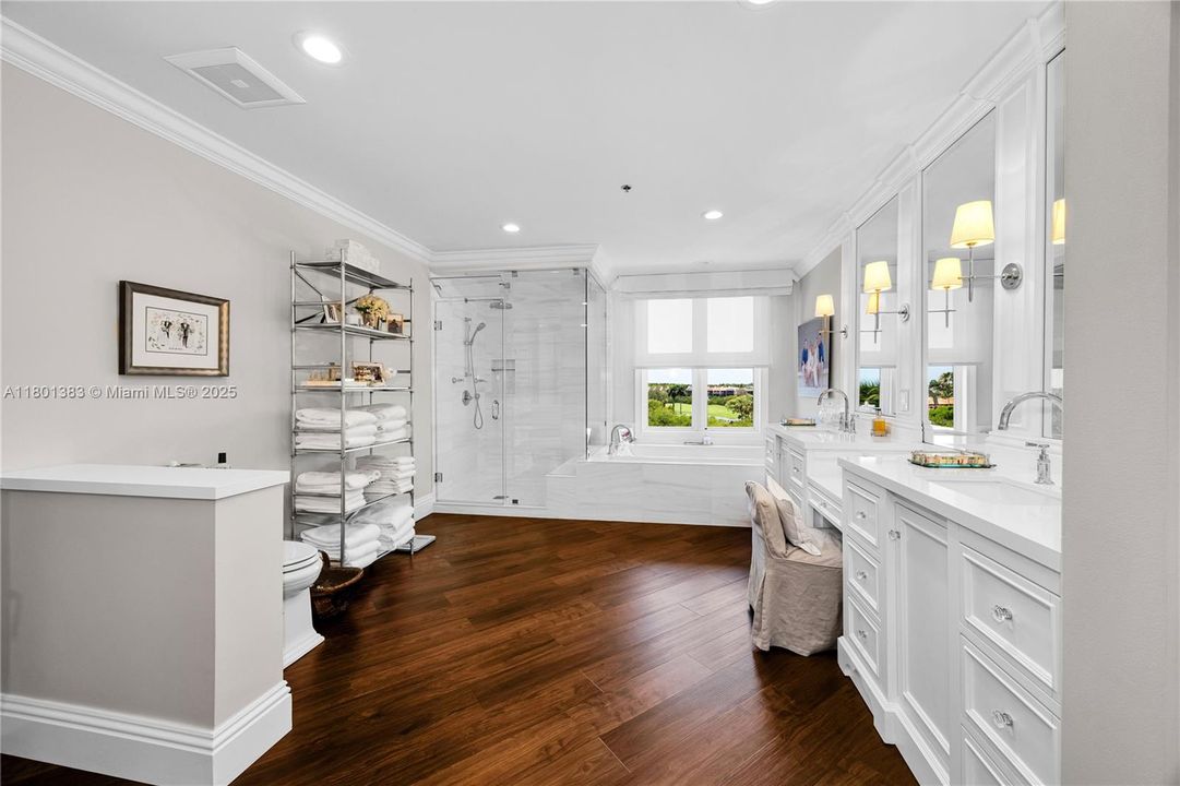 For Sale: $1,995,000 (3 beds, 3 baths, 3140 Square Feet)