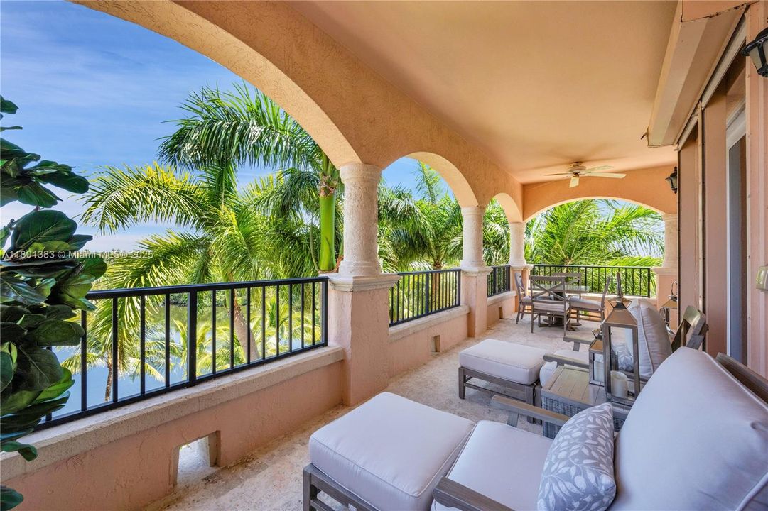 For Sale: $1,995,000 (3 beds, 3 baths, 3140 Square Feet)