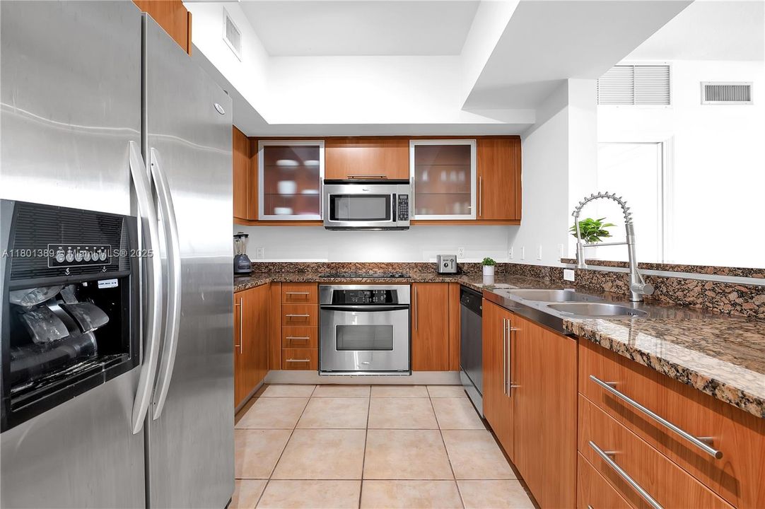 For Sale: $540,000 (2 beds, 2 baths, 1152 Square Feet)