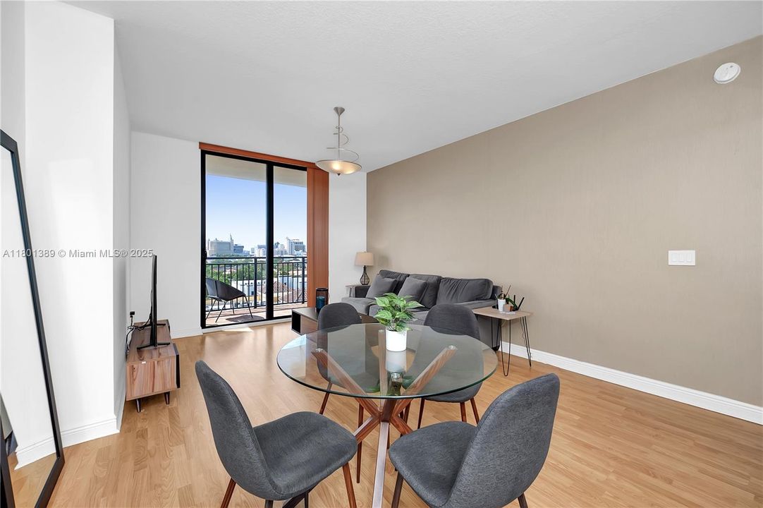 For Sale: $540,000 (2 beds, 2 baths, 1152 Square Feet)