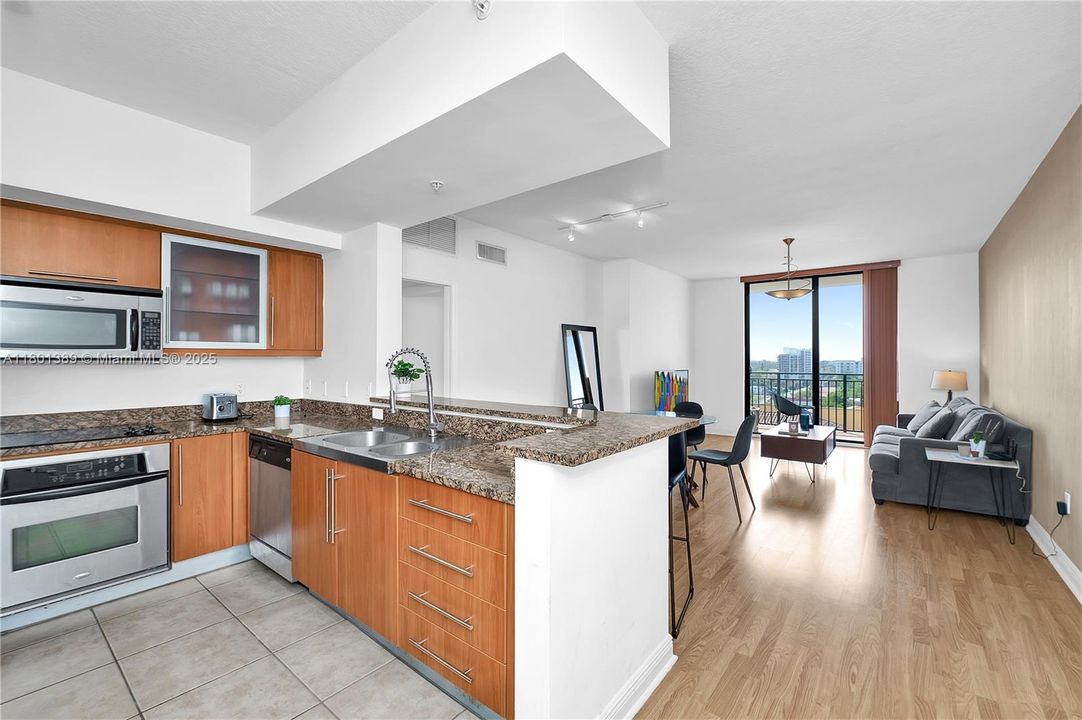 For Sale: $540,000 (2 beds, 2 baths, 1152 Square Feet)