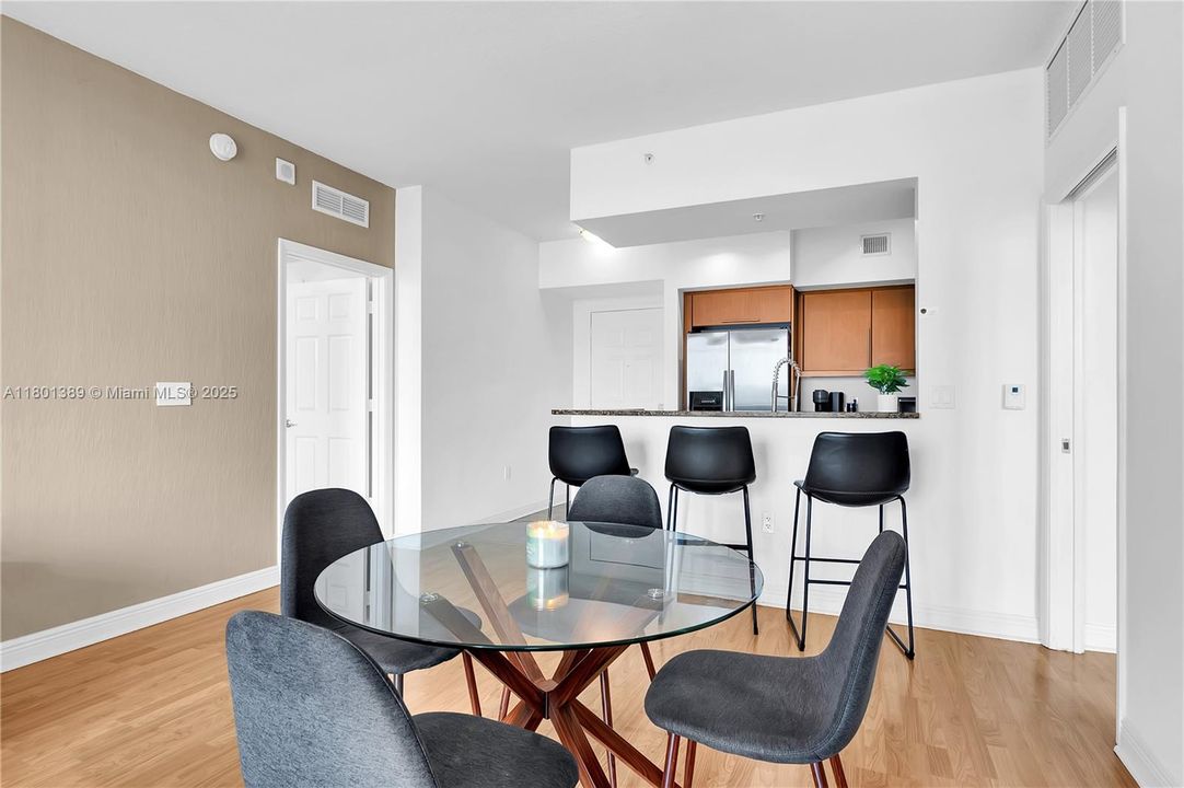 For Sale: $540,000 (2 beds, 2 baths, 1152 Square Feet)