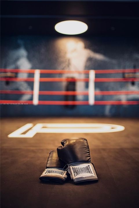 На продажу: $8,499,000 (5 спален, 6 ванн, 6513 Квадратных фут)