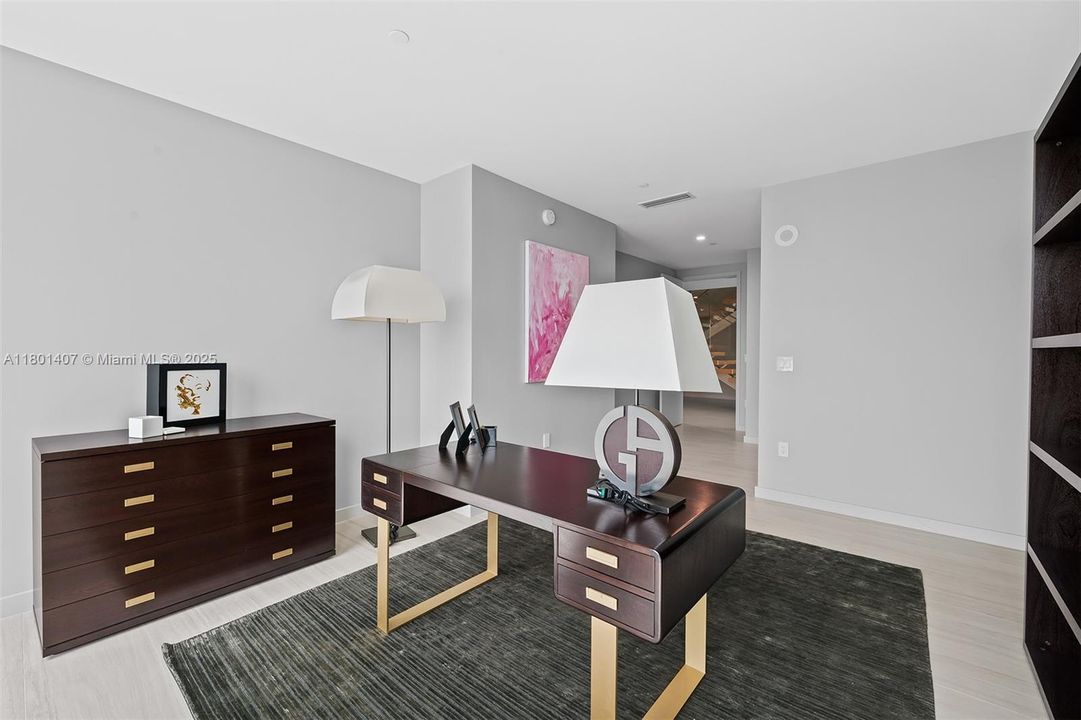 На продажу: $8,499,000 (5 спален, 6 ванн, 6513 Квадратных фут)