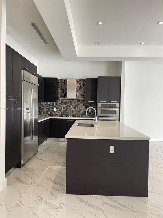 Recently Rented: $7,000 (4 beds, 4 baths, 3538 Square Feet)