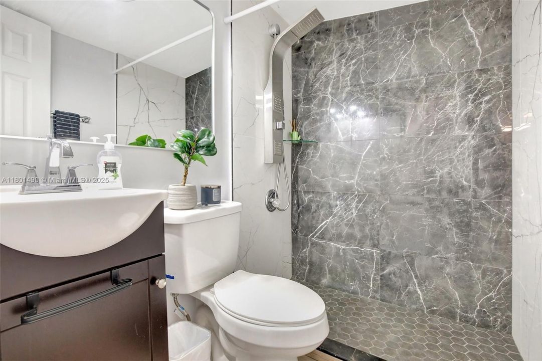 Vendido Recientemente: $560,000 (3 camas, 2 baños, 1264 Pies cuadrados)