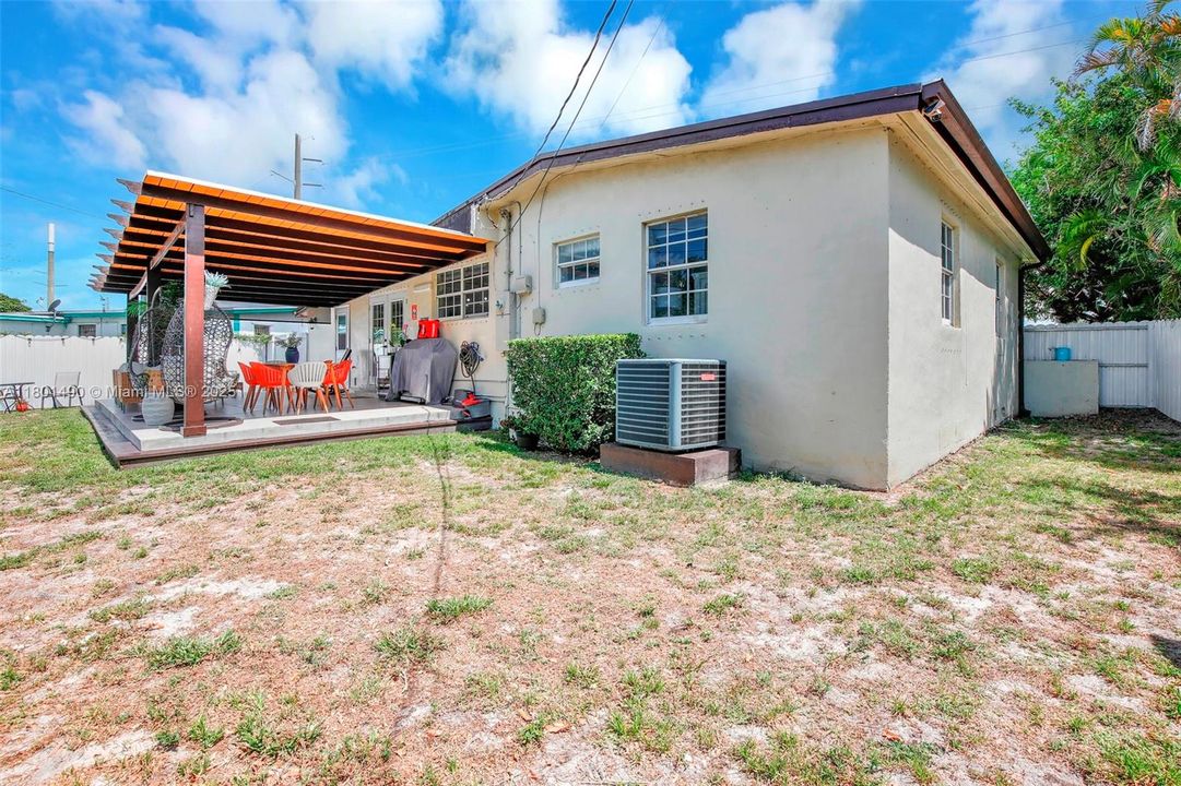 Vendido Recientemente: $560,000 (3 camas, 2 baños, 1264 Pies cuadrados)