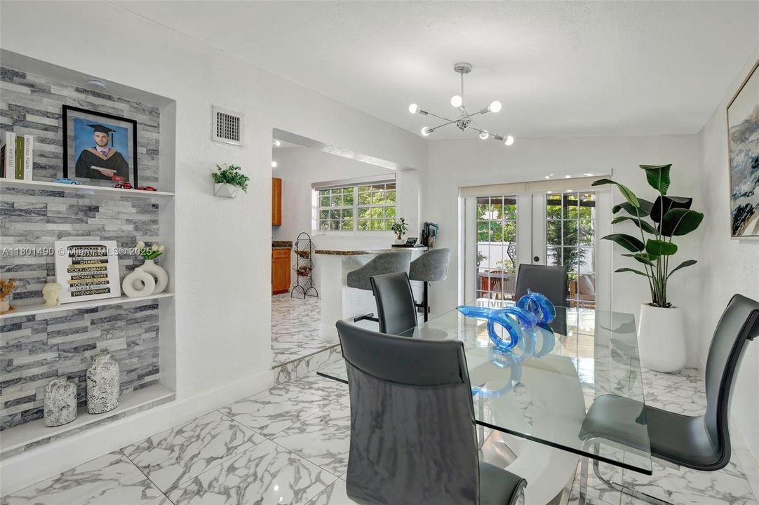 Vendido Recientemente: $560,000 (3 camas, 2 baños, 1264 Pies cuadrados)